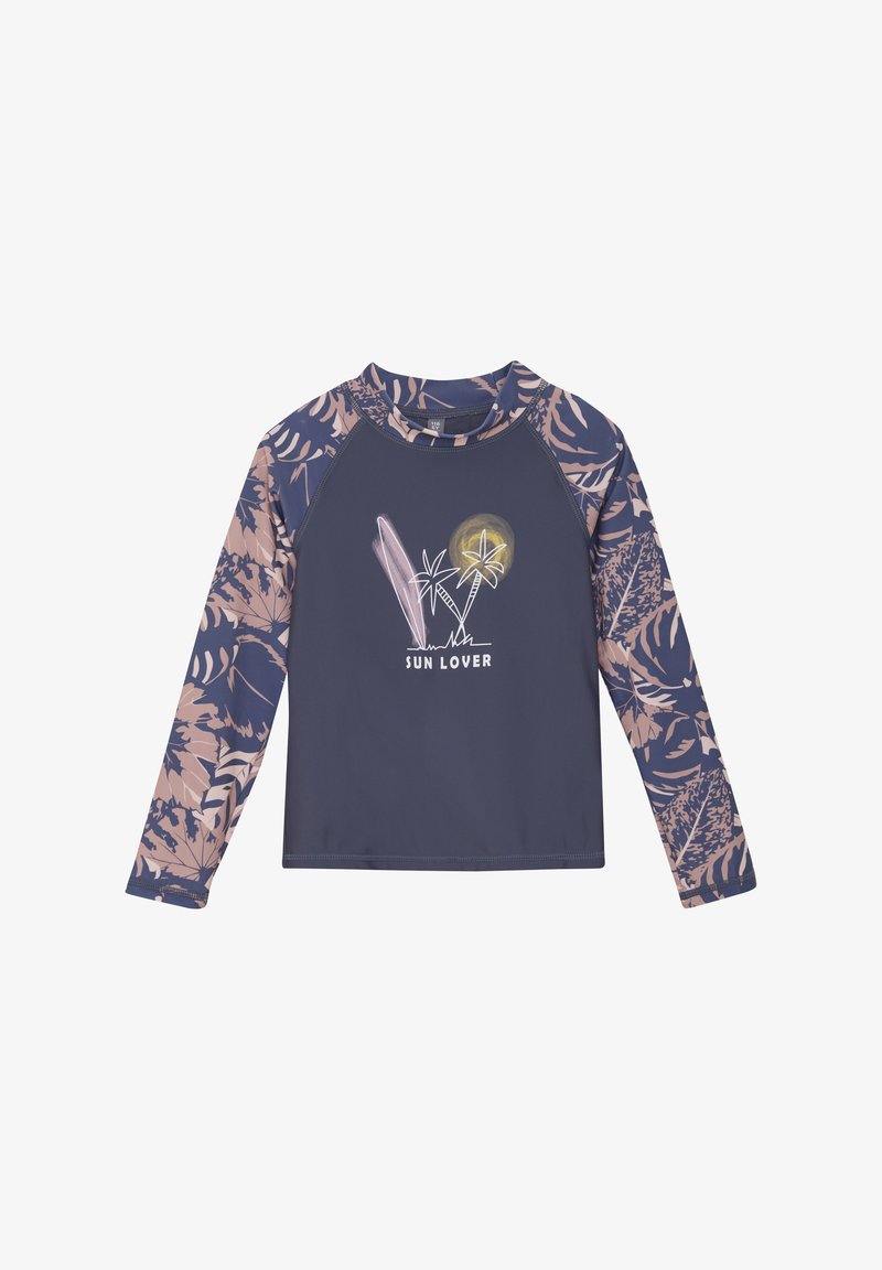 Rash guard z długim rękawem, z ciemnoniebieskim korpusem, jasnoróżowymi kwiatowymi wzorami na rękawach oraz grafikami desek surfingowych i palm.