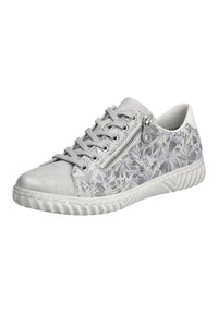 Zapatilla gris con un acabado metálico suave, textil con patrón floral en los laterales, acentos blancos en contraste y un cierre lateral.