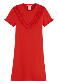 Robe rouge à manches courtes en maille côtelée avec un décolleté en V, ornée d'un volant le long de l'encolure et des manches. Texture lisse et design arrivant au genou.