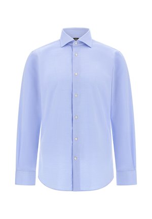 Vaalea sininen pitkähihaisessa paidassa on sileä kangas, klassinen kaulus, nappikiinnitys edessä ja pyöristetty helma, ja se on normaalia kokoa.