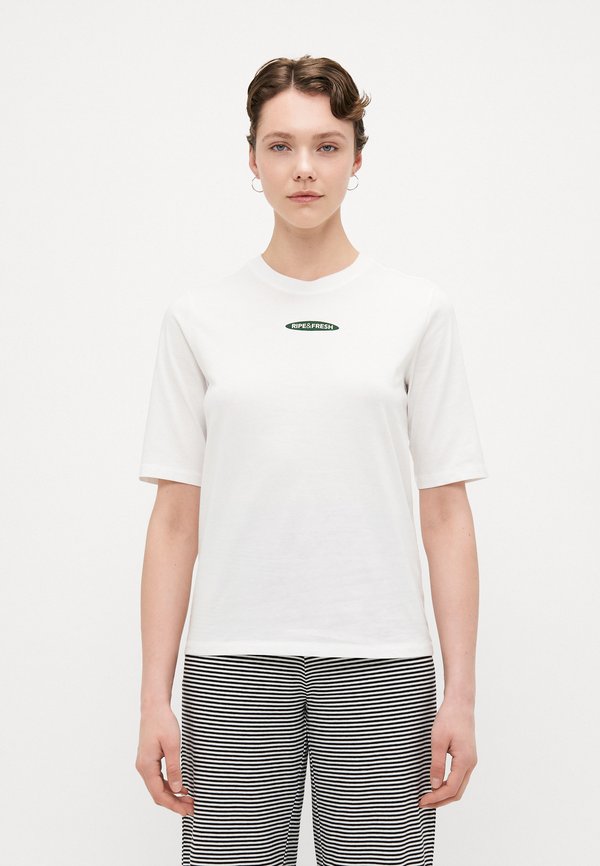 ONLPHOEBE FRESH - Print T-shirt - cloud dancer3