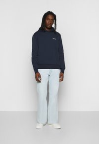 Calvin Klein MICRO LOGO REPREVE HOODIE - Camisola - calvin navy