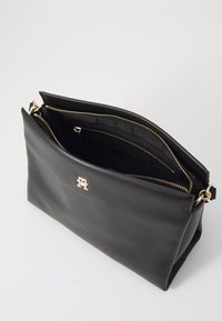 Tommy Hilfiger LEGACY SATCHEL - Sac à main - black