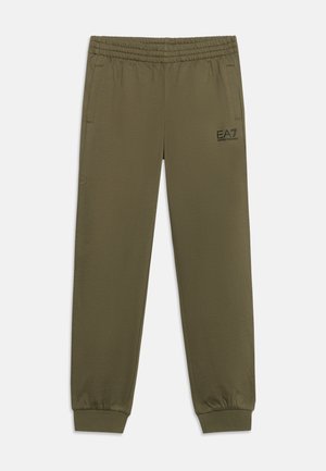 Spodnie dresowe w kolorze oliwkowym z elastycznym pasem i ściągaczami, bocznymi kieszeniami oraz logo EA7 Emporio Armani na prawym udzie.