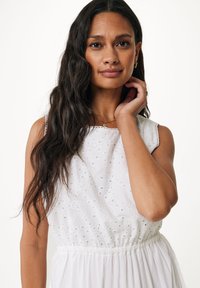 Mexx SLEEVELESS WITH LAYERS - Robe de cocktail - off white
