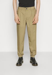 Redefined Rebel - MOSES PANTS - Stoffhose - gothic olive Thumbnail-Bild 1