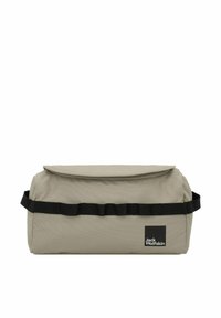 Beige rechthoekige tas met zwarte riemen en logo, gemaakt van een textiel met textuur en een ritssluiting, ontworpen voor veelzijdigheid en gemak.