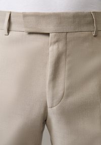 Strellson MELWIN - Chinos tipa bikses - medium beige