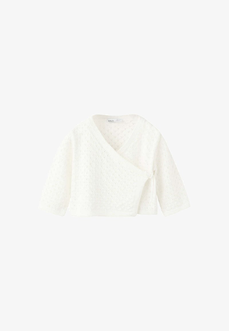 Pull en maille blanc avec manches trois-quarts et motif damier texturé.