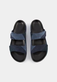 ECCO COZMO M - Pantolette flach - multicolor ombre