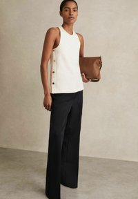 Reiss REGULAR FIT - COSMO SIDE SLEEVELESS - Top - ivory