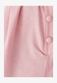 Wybrany, pink