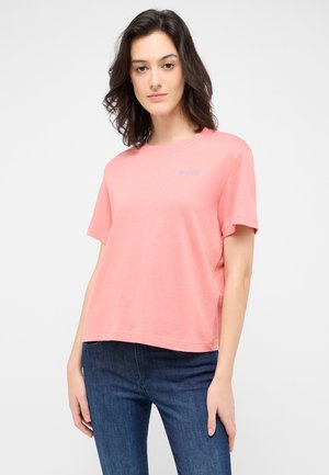 Helles Pink, kurzärmliges T-Shirt mit Rundhalskragen und einem blauen Logo, das auf der Brust gedruckt ist. Hergestellt aus weichem Stoff mit lockerer Passform.