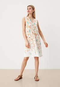 s.Oliver BLACK LABEL MIT ABSTRAKTEM MUSTER - Freizeitkleid - peach panneau prin