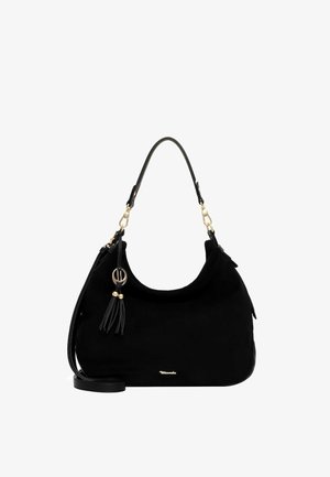 Borsa a tracolla in suede nero con ferrature dorate, un charm con nappina e un manico superiore curvo su sfondo bianco.
