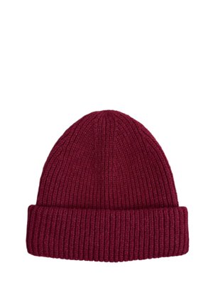 Maroon ribbed knit beanie with a folded brim, designed for warmth and casual wear.