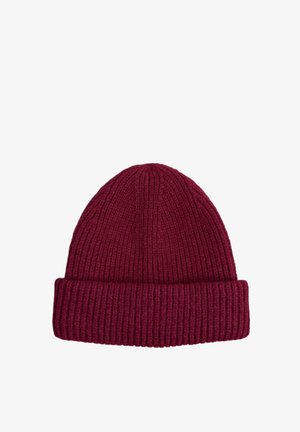Maroon ribbed knit beanie with a folded brim, designed for warmth and casual wear.