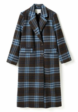 Long manteau à carreaux marron et bleu avec de larges revers, deux poches sur le devant et deux boutons, présenté sur fond blanc.