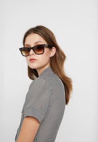 Ray-Ban WAYFARER UNISEX - Óculos de sol - top brown on yellow havana