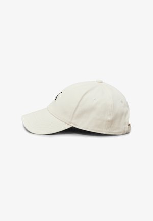 Casquette de baseball en coton beige avec une visière courbée, une sangle réglable et des trous de ventilation sur les côtés. Présente un logo brodé simple à l'avant.