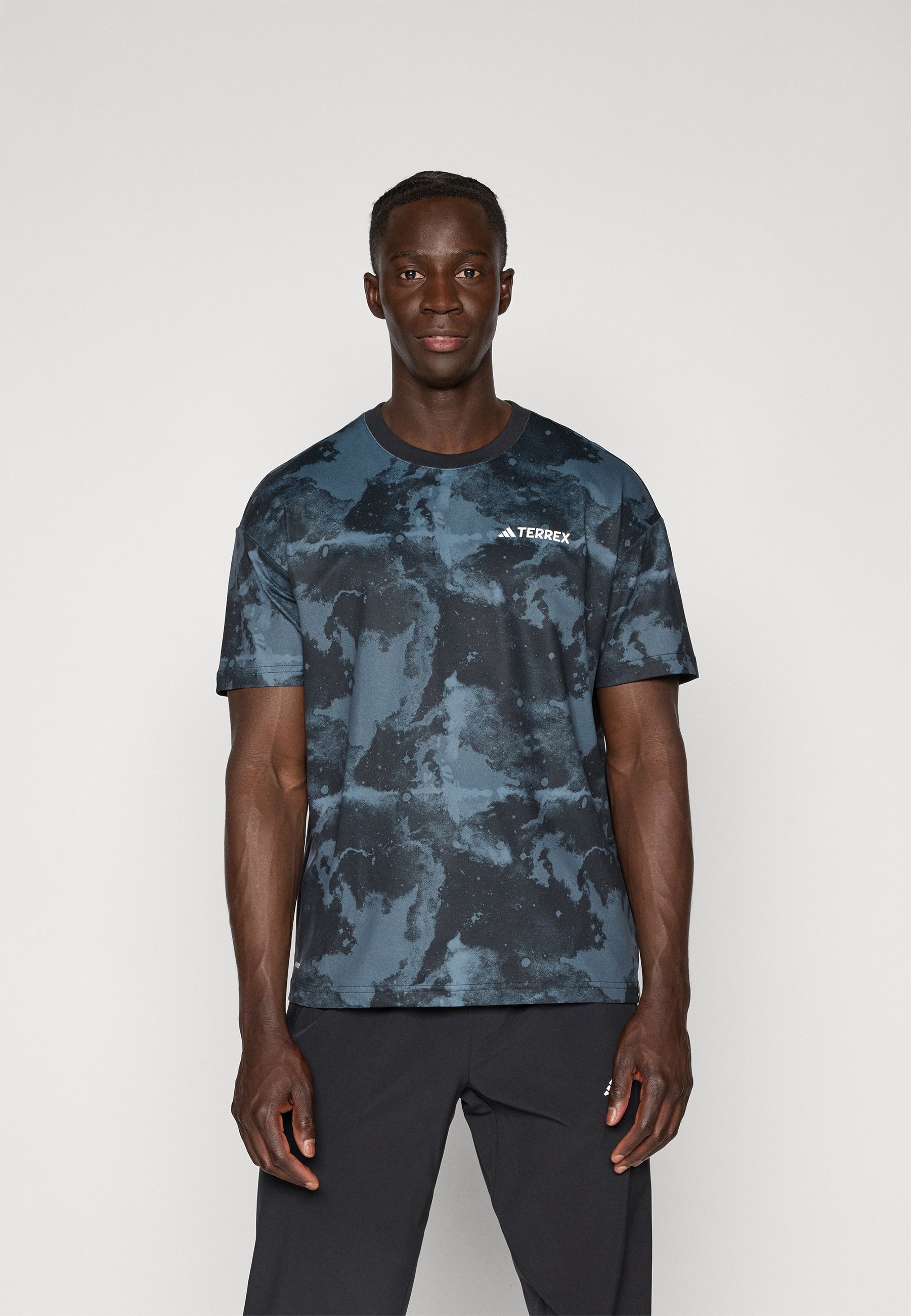 Adidas Terrex GRAPHIC - T-shirt de sport - black/noir
