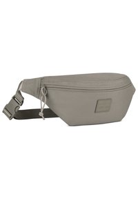 Marsupio in nylon grigio con forma curva, chiusura con zip, fascia regolabile e superficie testurizzata. Presenta un'etichetta con il marchio sulla parte anteriore.