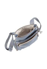 Borsa a tracolla in pelle azzurro chiaro con scomparti multipli con zip e tracolla regolabile. Texture liscia con fodera interna beige.