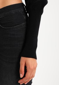 New Look Stickad tröja - black