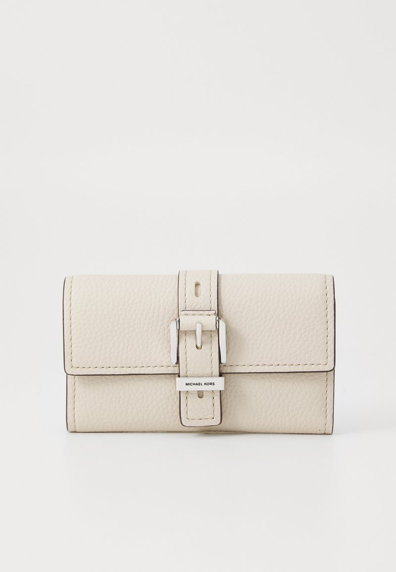 MICHAEL Michael Kors NOLITA FLAP TRIFOLD WALLET - Πορτοφόλι - light sand
