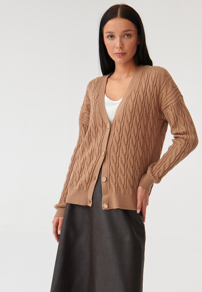 Pull Chattawak Beige/camel - Taille 16 Ans (fille), Occasion Très Bon état