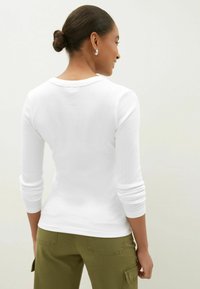 Next HENLEY BUTTON - Pikkade varrukatega topp - white