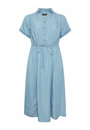 Robe midi bleu clair à manches courtes avec col, boutons sur le devant et ceinture à nouer ajustable à la taille, en tissu denim doux.