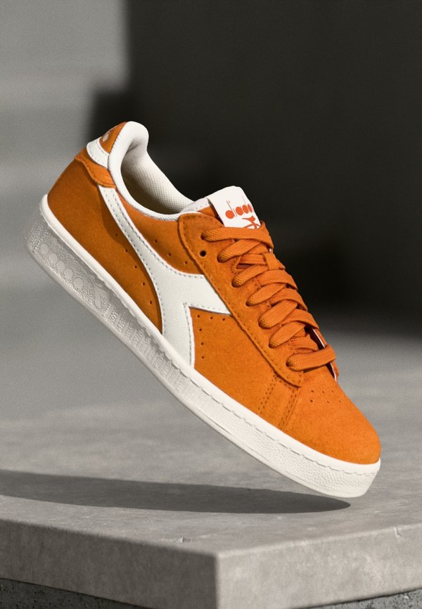 GAME LOW UNISEX - Trainers - coral gold2