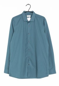 Camicia a maniche lunghe con bottoni in tessuto verde acqua. Presenta un colletto a punte, sei bottoni sul davanti e polsini cuciti. Texture liscia.