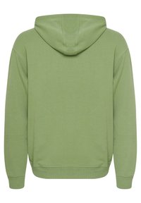 Felpa verde con cappuccio strutturato, polsini e orlo a costine. Tessuto in morbido cotone misto, con un design semplice senza motivi o accenti visibili.