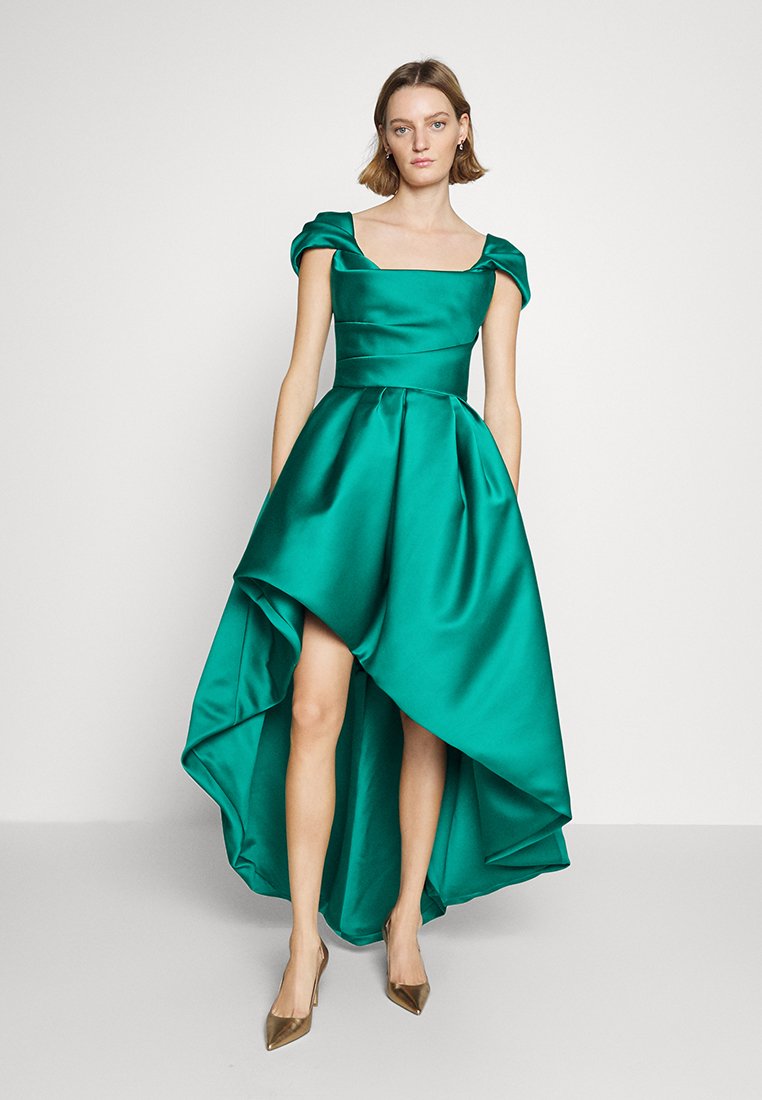 Îmbrăcăminte de ocazie