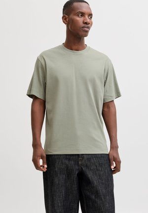 JJEURBAN EDGE TEE NOOS - T-Shirt basic - vetiver