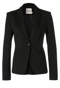 Blazer noir pour femme, taillé sur mesure, avec fermeture devant à un seul bouton, col à revers cranté, et deux poches passepoilées à l'avant.