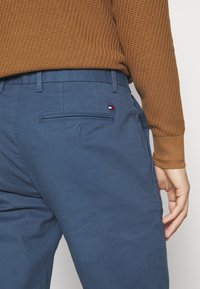 Tommy Hilfiger Chinosy