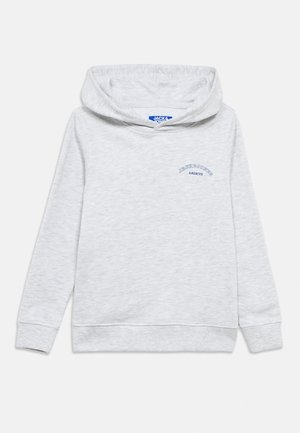 Hanorac gri deschis cu mâneci lungi, tiv și manșete striate, cu text albastru mic "JACK&JONES ARCHIVE" pe piept.