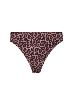 Leopardprint bikini onderkant met een naadloos ontwerp, voorzien van donkere vlekken op een lichtroze achtergrond en hoge beenopeningen.