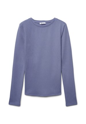 Maglietta a maniche lunghe in tessuto a coste di un delicato colore viola, design a girocollo, forma semplice con orli dritti e senza motivi o accenti aggiuntivi.