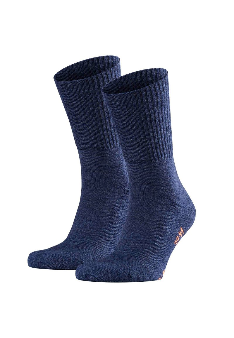 Calcetines de algodón azul marino con puños acanalados, de grosor medio, puntera y talón reforzados, y un sutil logo de la marca en naranja en el lateral.
