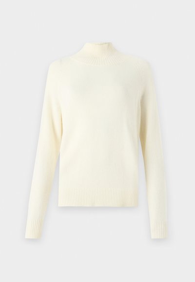 Crème-kleurige turtleneck trui met lange mouwen, gemaakt van zachte stof, met geribde manchetten en kraag, een ontspannen pasvorm en een gladde textuur.