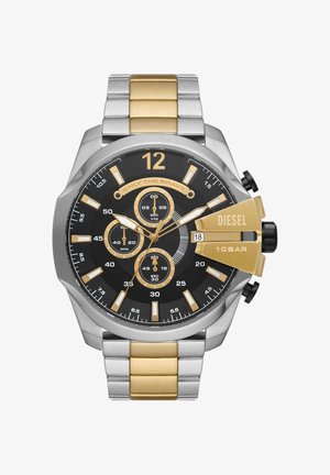 Montre chronographe avec cadran noir et or, bracelet en métal argenté et doré, affichage de la date, et inscriptions "Only The Brave" et "Diesel 10BAR".