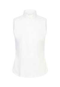 Blouse blanche sans manches avec col montant et patte de boutonnage dissimulée, présentée sur fond blanc uni.