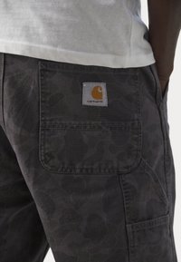 Carhartt WIP DUCK SINGLE KNEE PANT - Kalhoty - green/graphite garment dyed