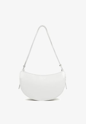 Borsa a tracolla in pelle bianca con forma curvata, doppio manico e dettagli cuciti. Logo impresso sul davanti. Texture liscia.