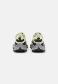 Nike Performance PEGASUS TRAIL 3 GTX - Sapatilhas de trail running - olive aura/citron tint/black/amethyst ash