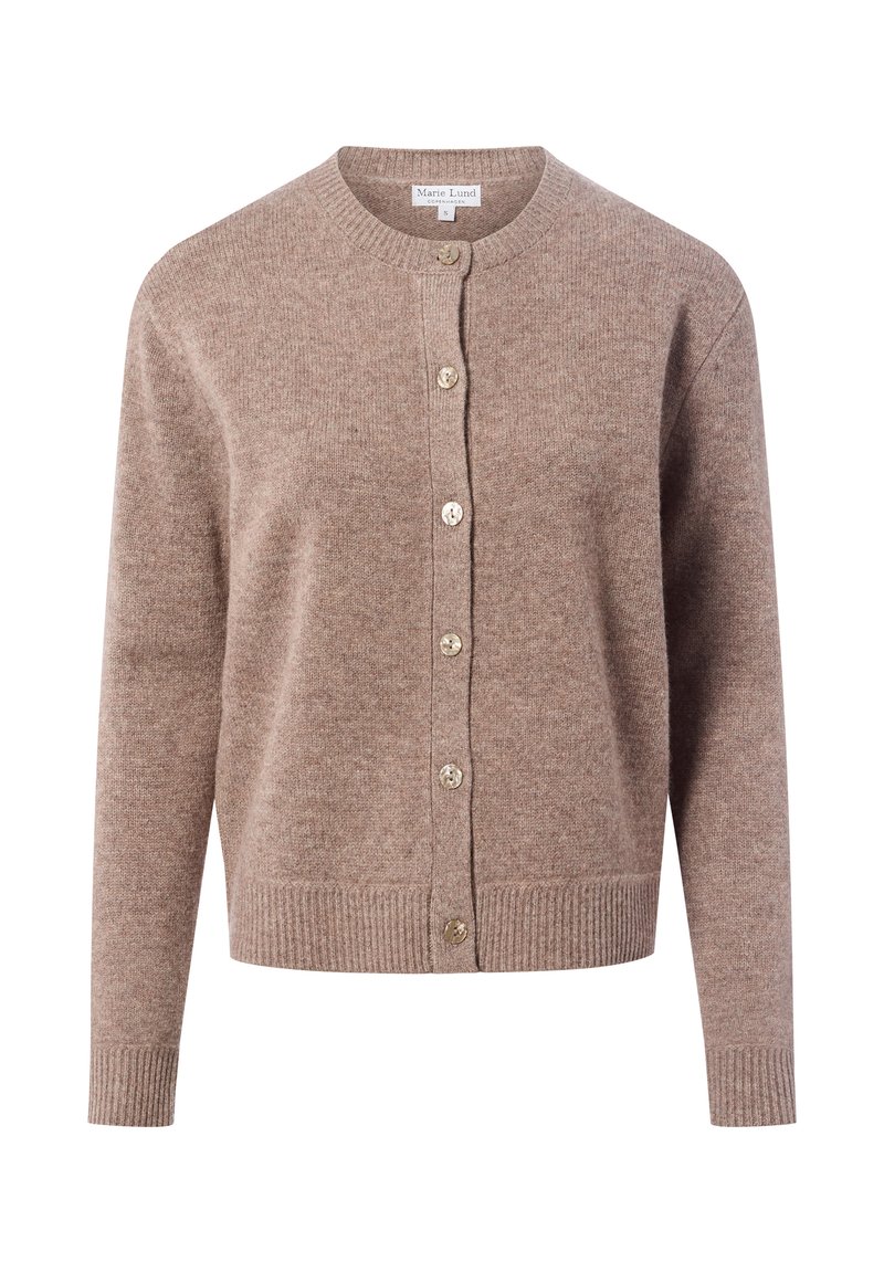 Bruine gebreide cardigan met een ronde halslijn, sluiting met knopen aan de voorkant, geribde manchetten en een geribde zoom. Voorzien van grote, lichtgekleurde knopen.
